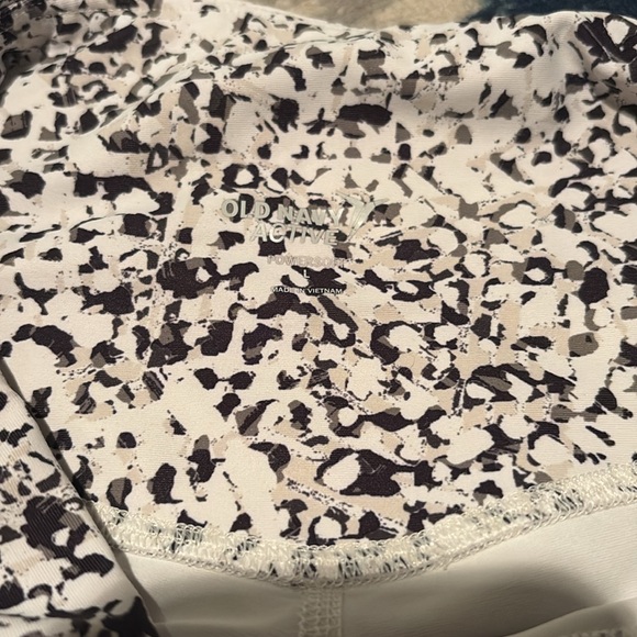 Old Navy Hi Rise Powersoft Leggings - Picture 3 of 4